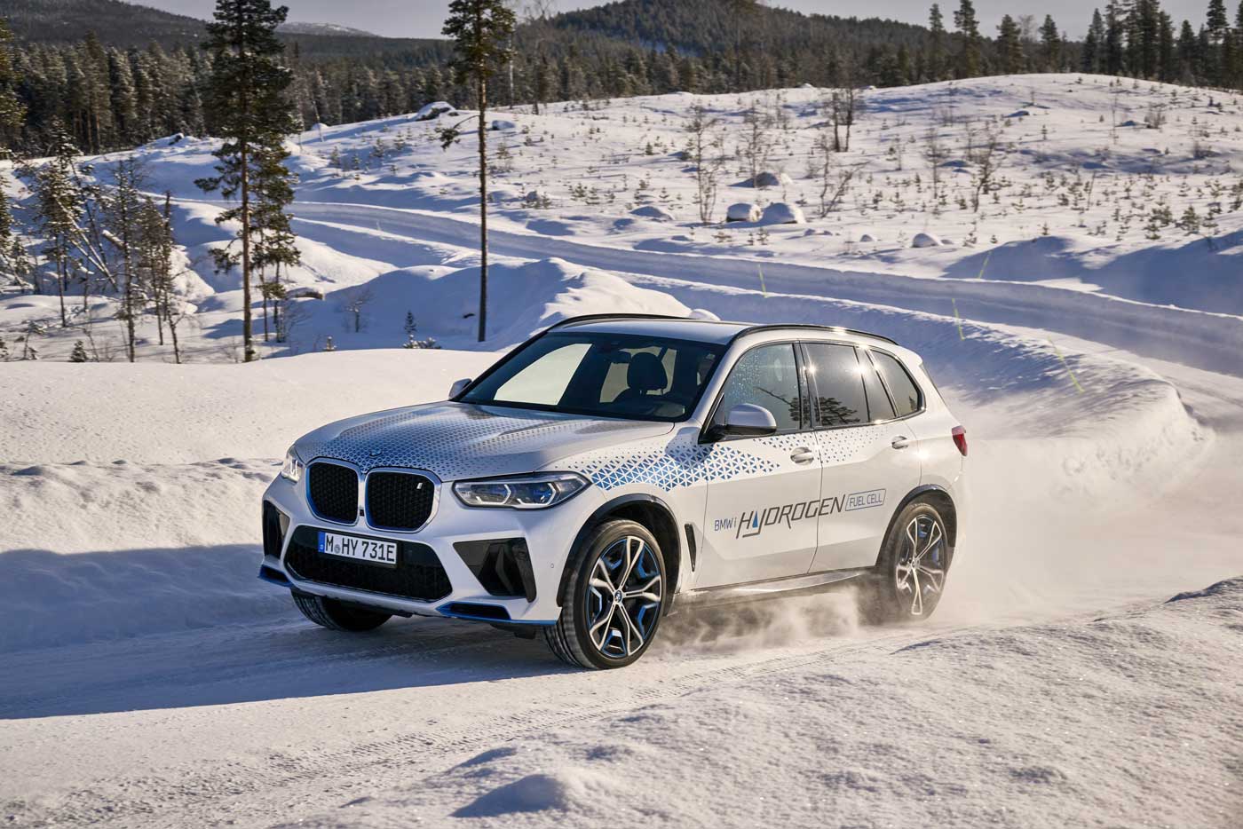 Le BMW iX5 à hydrogène passe l'épreuve du froid 