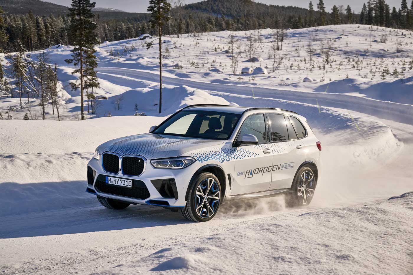 Le BMW iX5 à hydrogène passe l'épreuve du froid