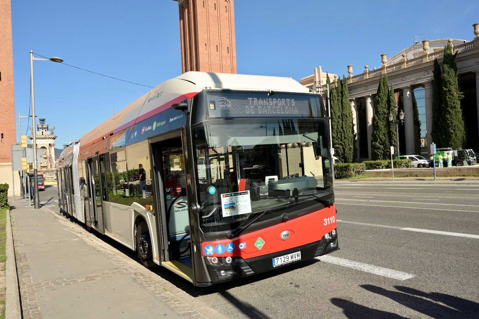 Barcelone reçoit ses premiers bus articulés à hydrogène