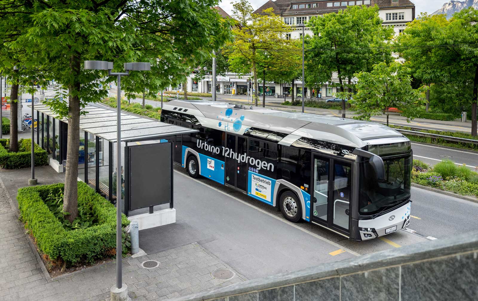 Les bus hydrog&egrave;ne progressent en Europe mais restent loin derri&egrave;re l'&eacute;lectrique