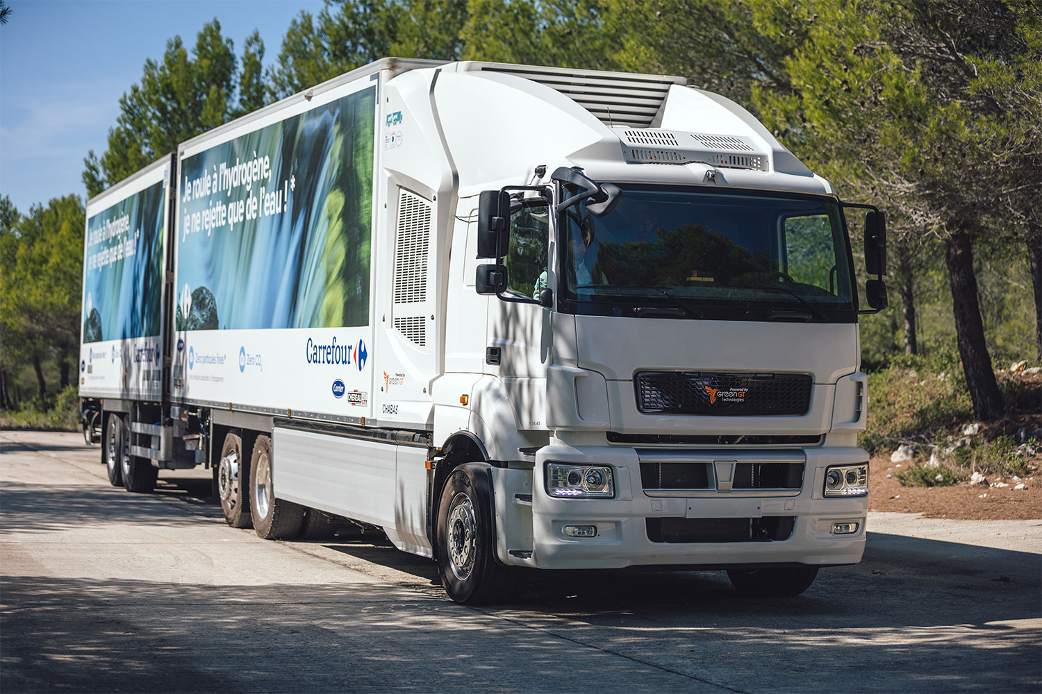 Avec CATHyOPE, Chabas va livrer Carrefour en camion hydrogène