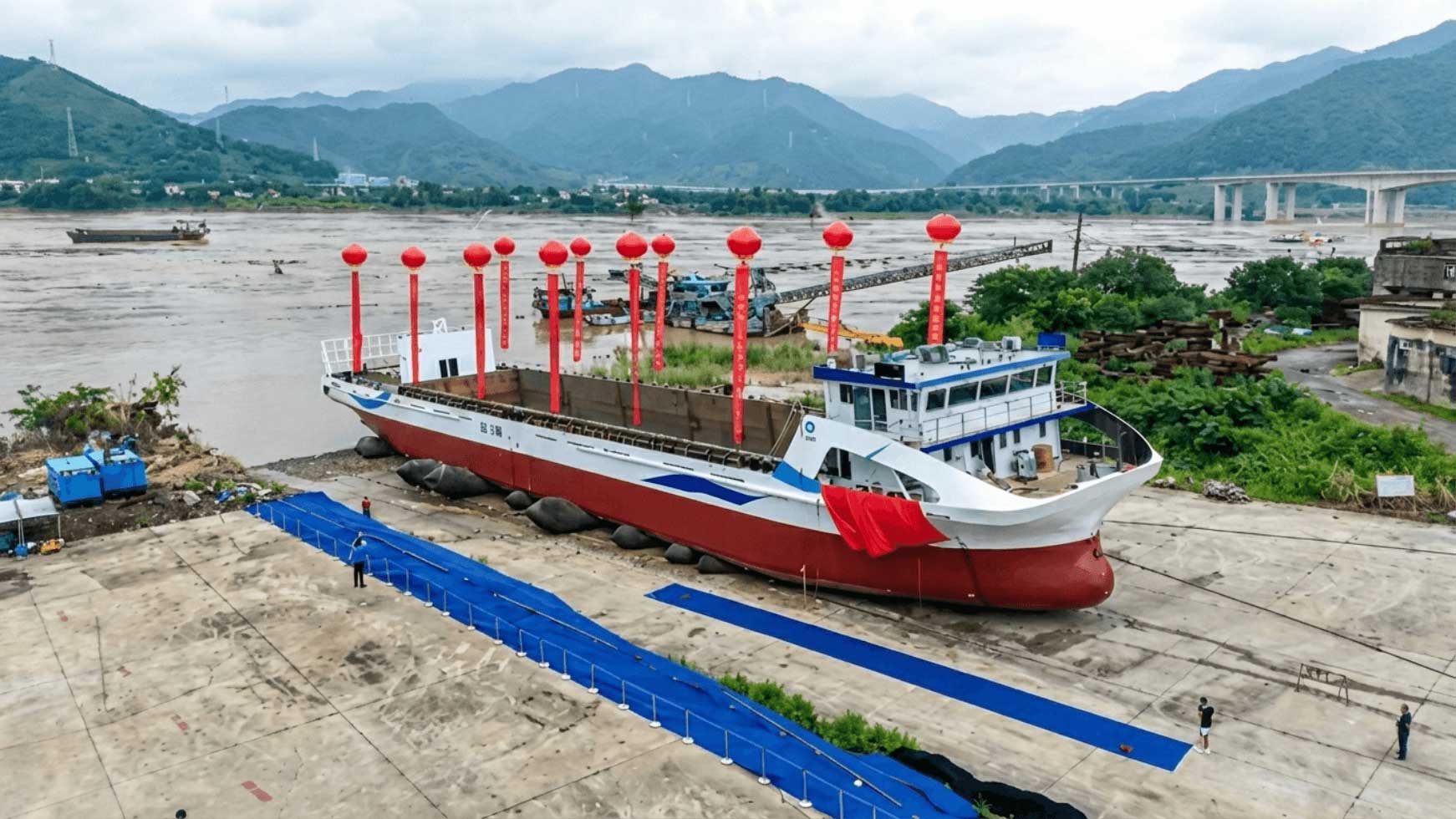 2 000 tonnes, 760 km d'autonomie... la Chine d&eacute;voile un cargo fluvial &agrave; hydrog&egrave;ne g&eacute;ant