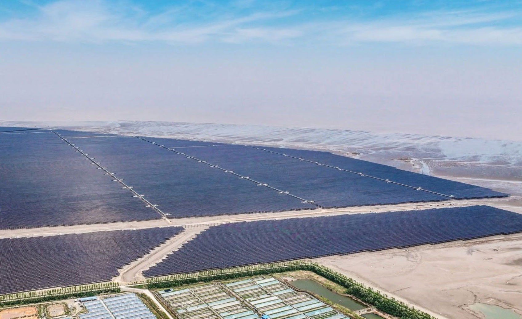 Solaire, batteries et hydrog&egrave;ne... La Chine franchit une nouvelle &eacute;tape avec cette centrale g&eacute;ante