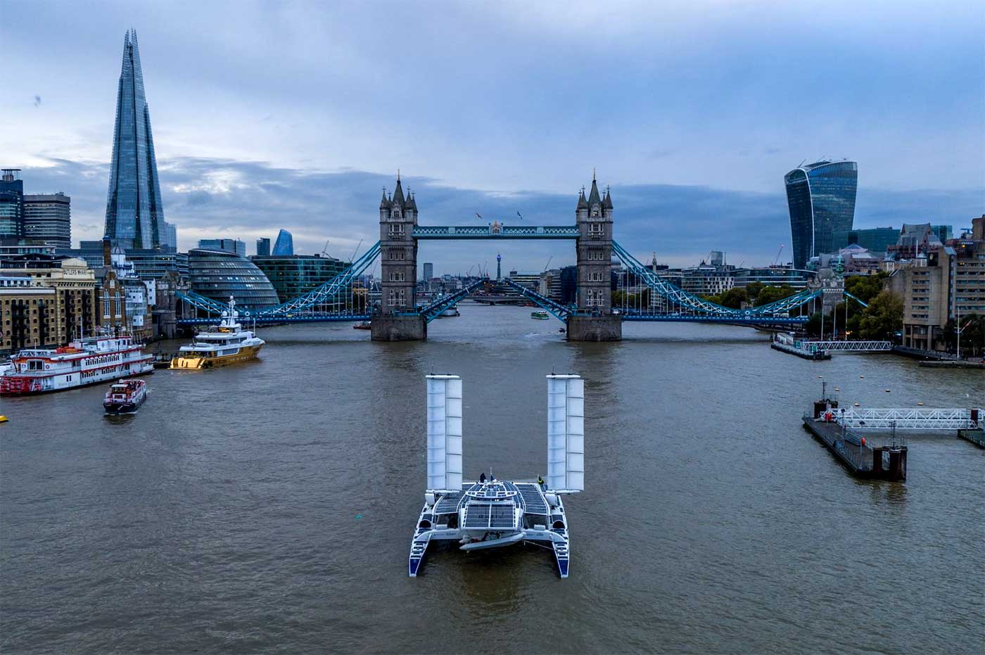 Le catamaran à hydrogène Energy Observer fait escale à Londres