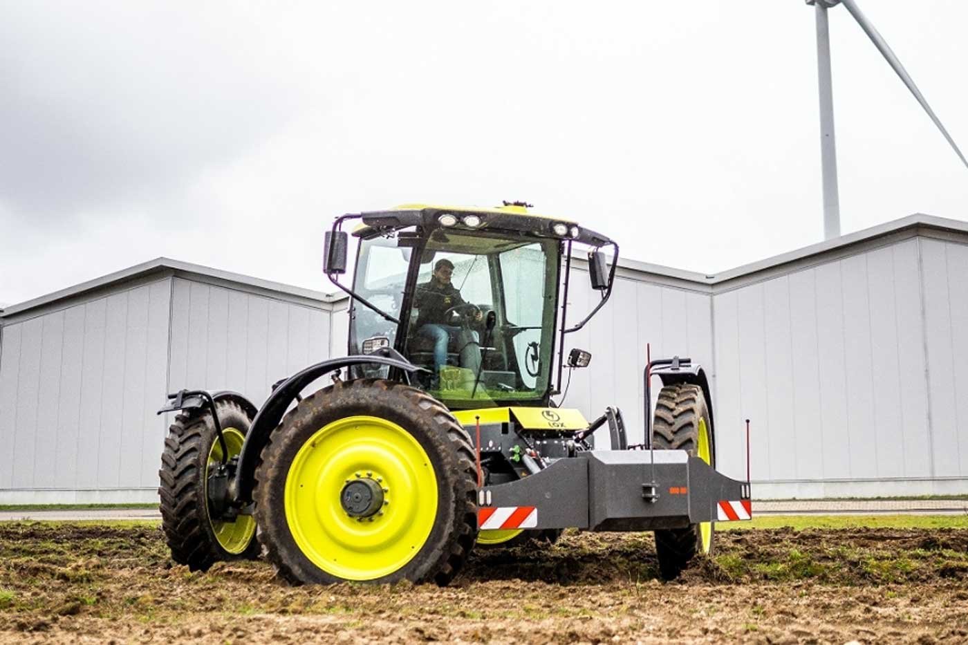 30 kg d'hydrog&egrave;ne et 7 moteurs &eacute;lectriques : ce tracteur n&eacute;erlandais n'a vraiment rien d'ordinaire