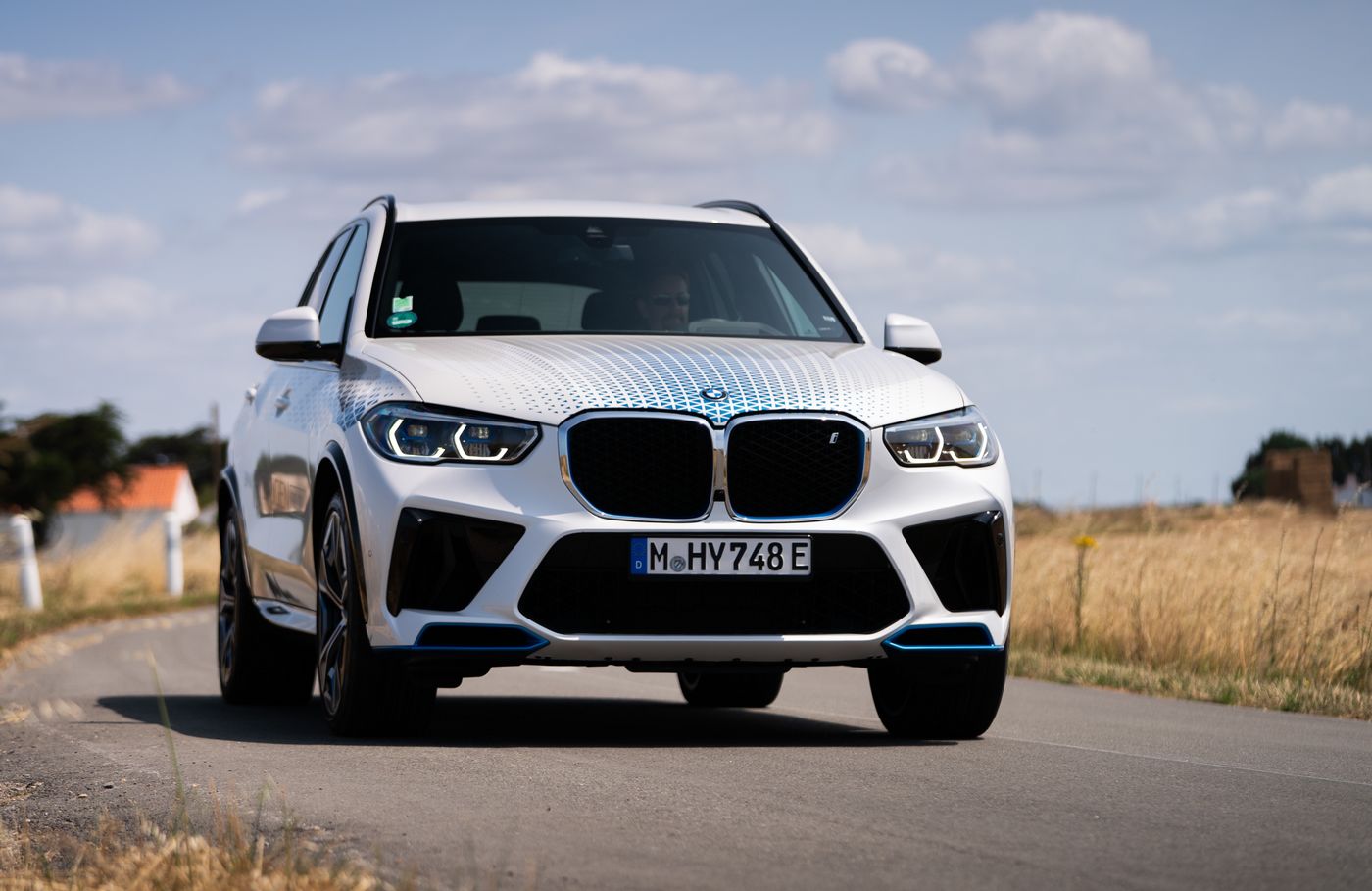 Essai BMW iX5 hydrogène : au volant du SUV à pile à combustible