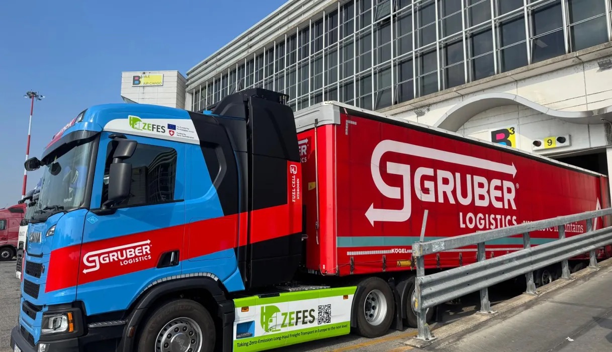 A Milan Malpensa, ce camion hydrog&egrave;ne entre dans le dur de la logistique a&eacute;roportuaire