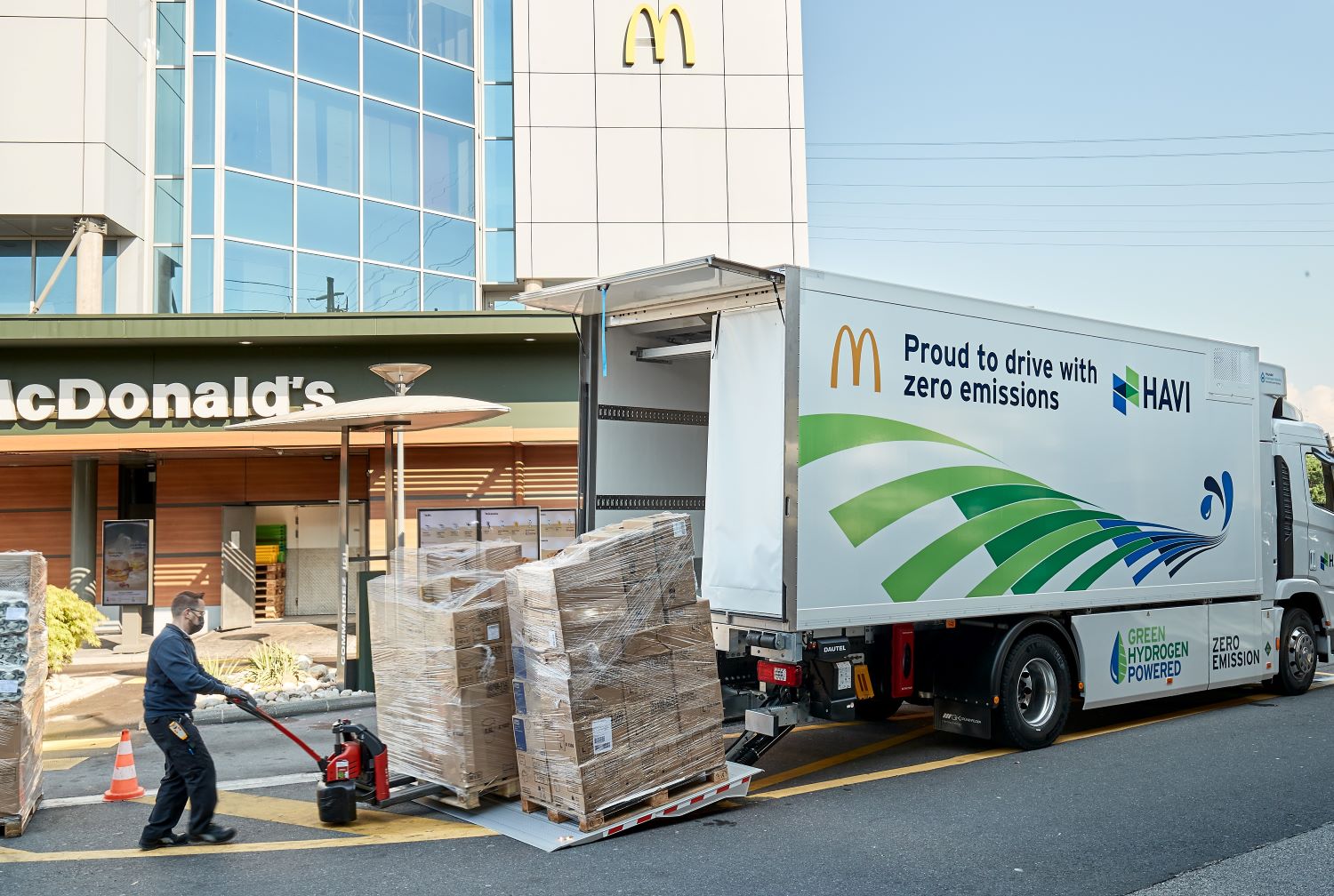 En Suisse, McDonald's se fait livrer en camion hydrogène