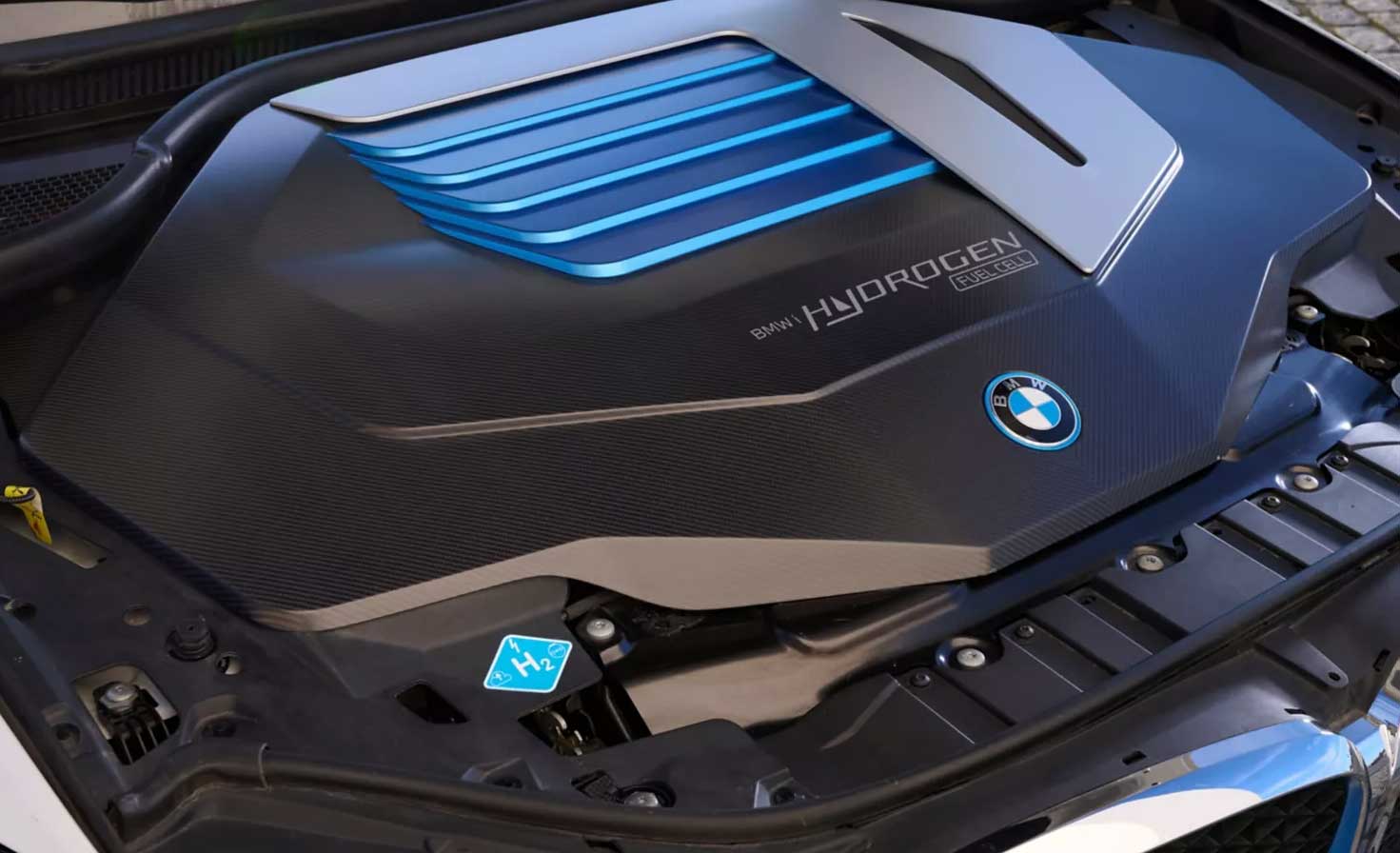 BMW s&eacute;curise son hydrog&egrave;ne vert pour pr&eacute;parer son futur X5 &agrave; pile &agrave; combustible