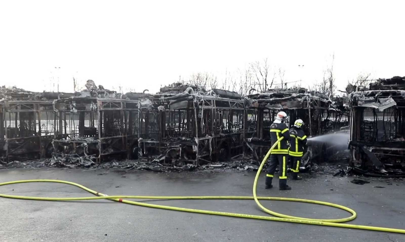 Un incendie impressionnant : à Belfort, sept bus hydrogène détruits par les flammes