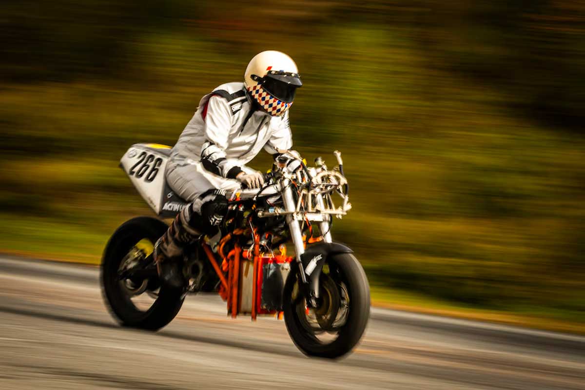 Conçue par le MIT, cette moto à hydrogène open-source roule déjà !