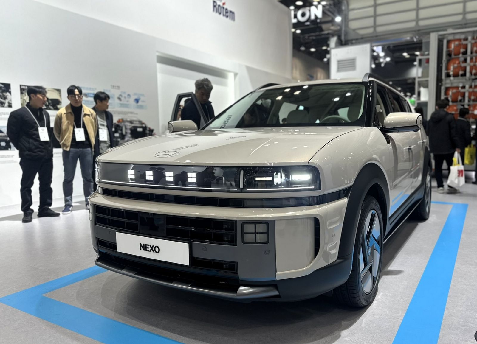 On est mont&eacute; &agrave; bord du nouveau Hyundai Nexo &agrave; hydrog&egrave;ne, le SUV &agrave; pile &agrave; combustible qui change tout