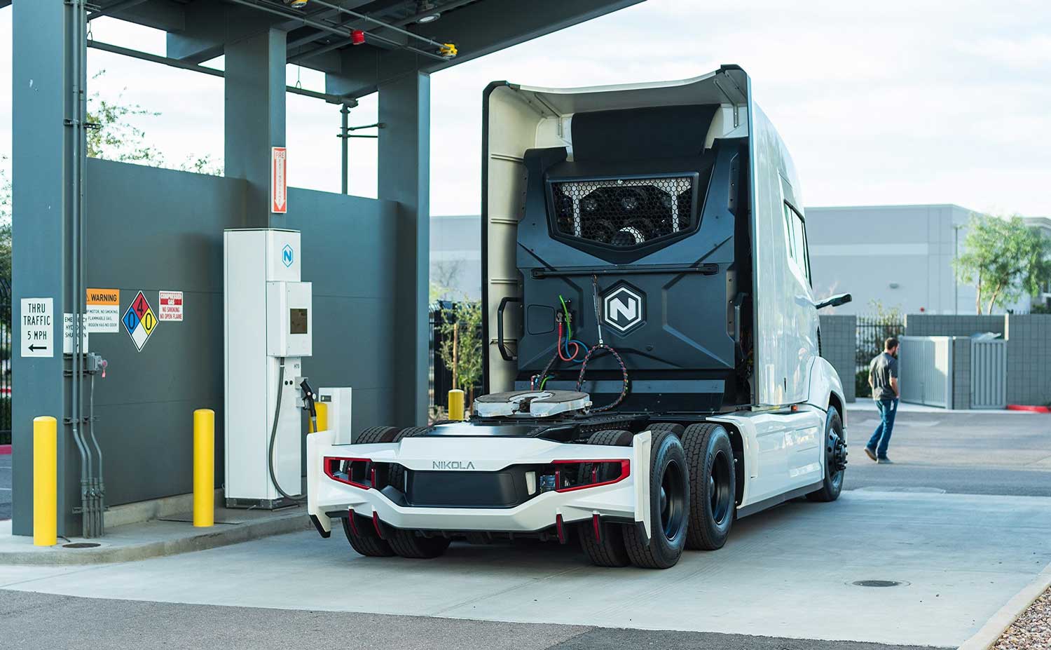 Stations hydrogène : aux Etats-Unis, des méga-corridors pour les poids lourds 