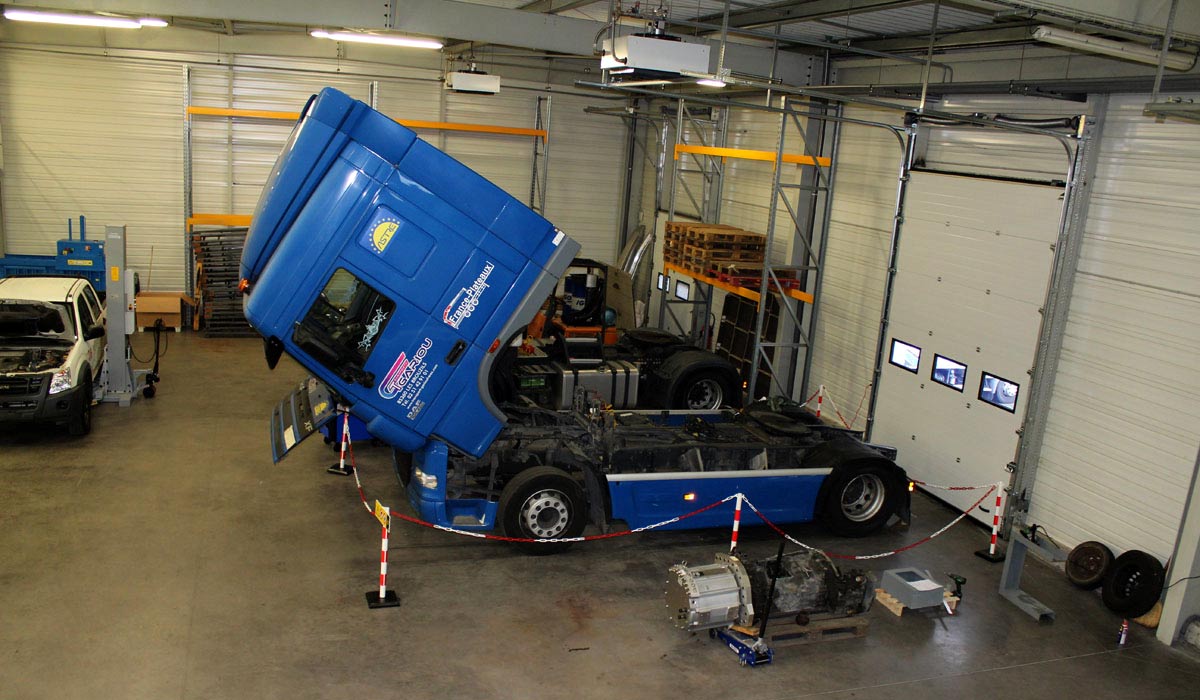 Des poids-lourds en cours de conversion à l'hydrogène chez e-Néo