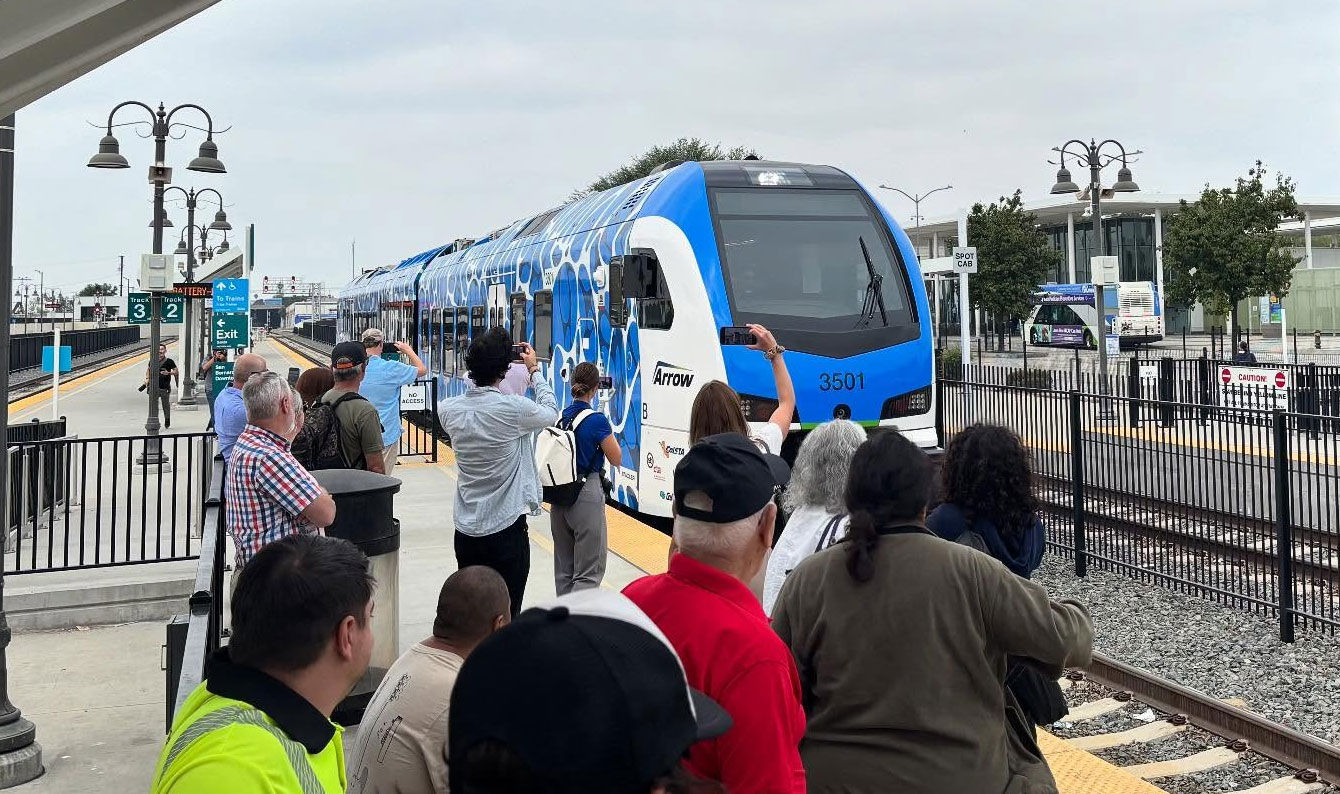 La Californie met en service le premier train r&eacute;gional &agrave; hydrog&egrave;ne d'Am&eacute;rique du Nord