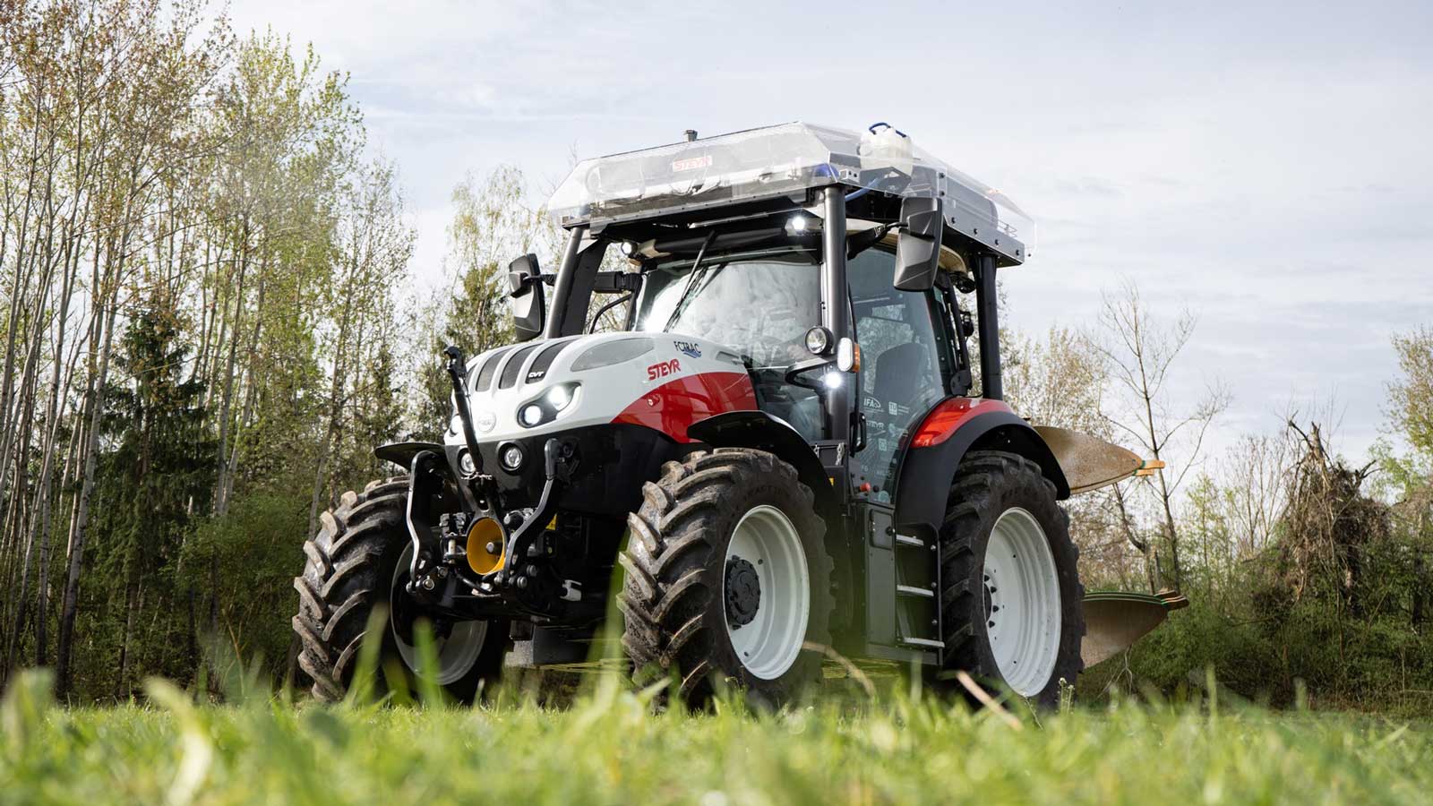 STEYR FCTRAC : ce tracteur à hydrogène carbure à la biomasse