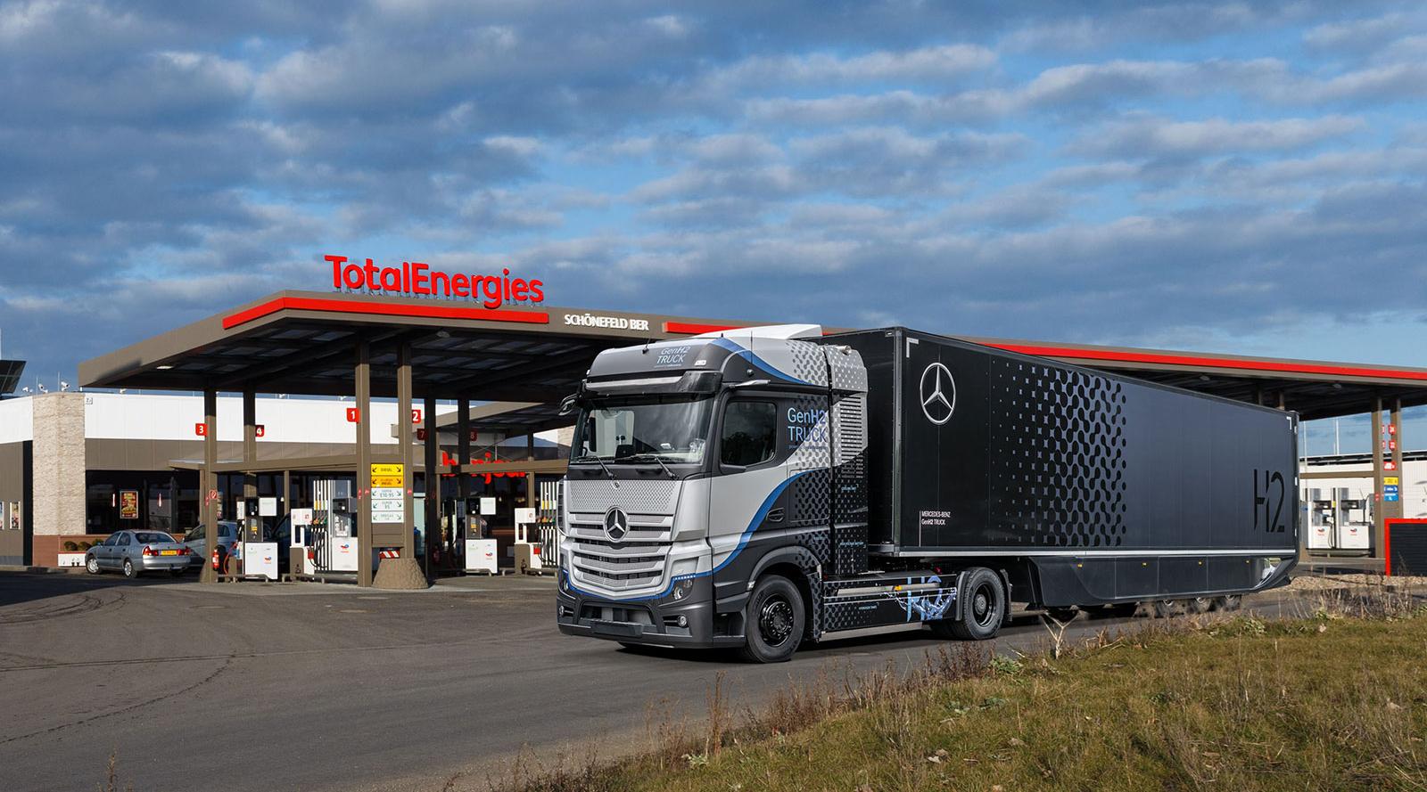 TotalEnergies et Daimler s'unissent pour développer le camion à hydrogène