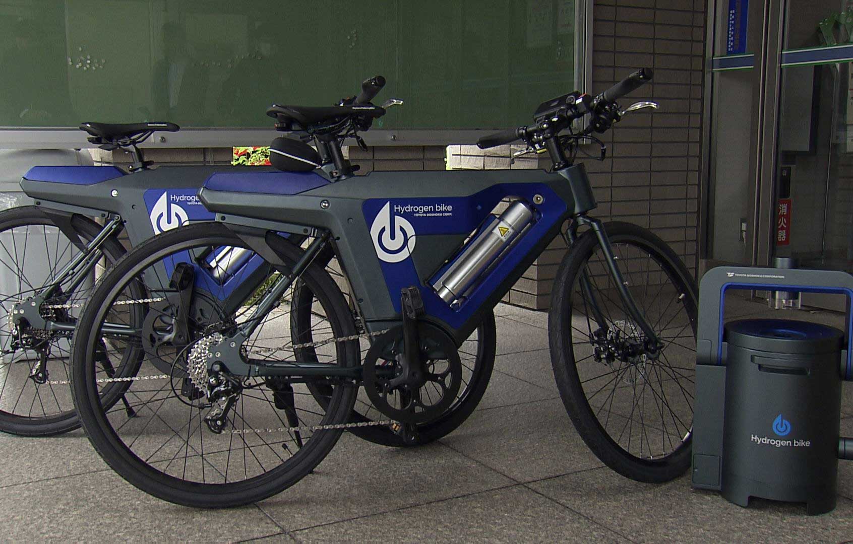 Toyota miniaturise la pile hydrog&egrave;ne de la Mirai pour faire rouler... des v&eacute;los