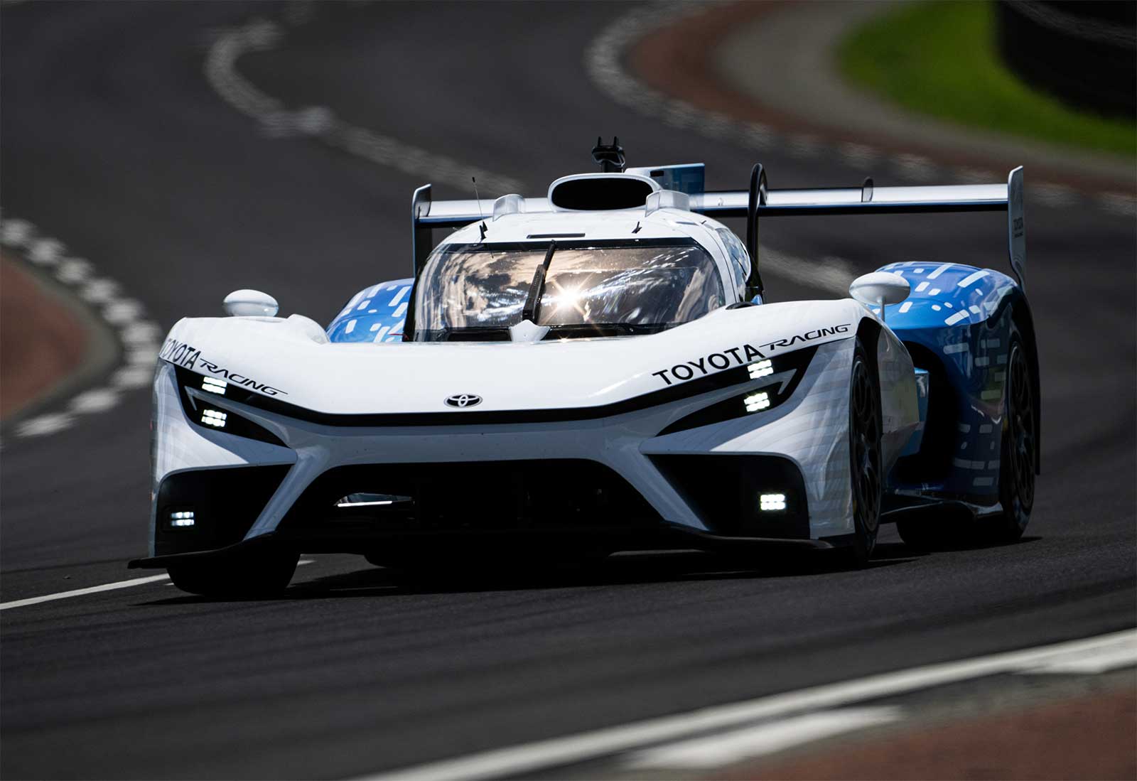 24 Heures du Mans en images : l'impressionnante Hypercar &agrave; hydrog&egrave;ne liquide de Toyota prend la piste