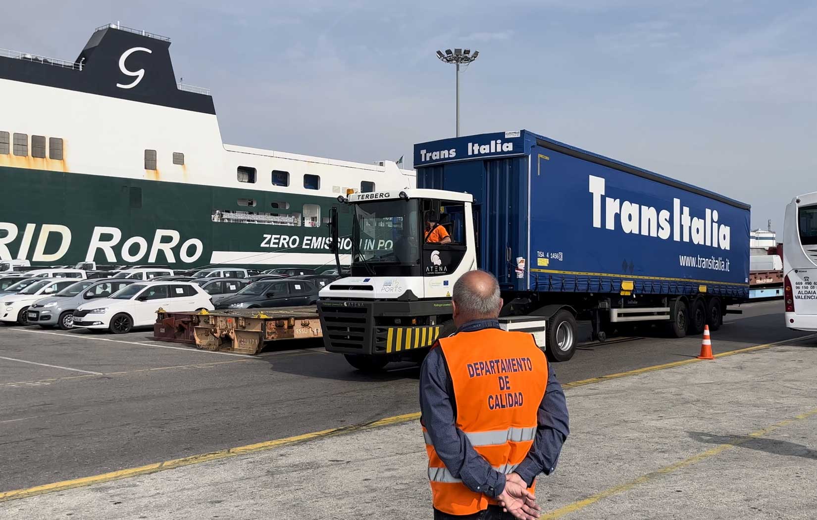 Le port de Valence reçoit son premier tracteur portuaire à hydrogène